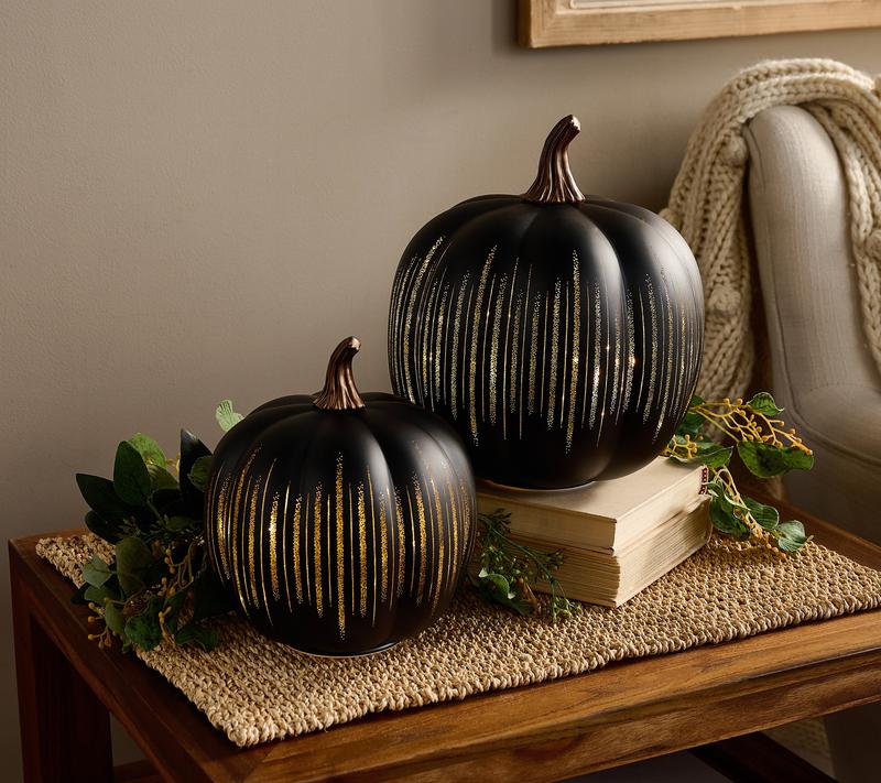 Set of 2 Illuminated Etched Glass Pumpkins with Twinkling Internal Lights for Autumn Decor