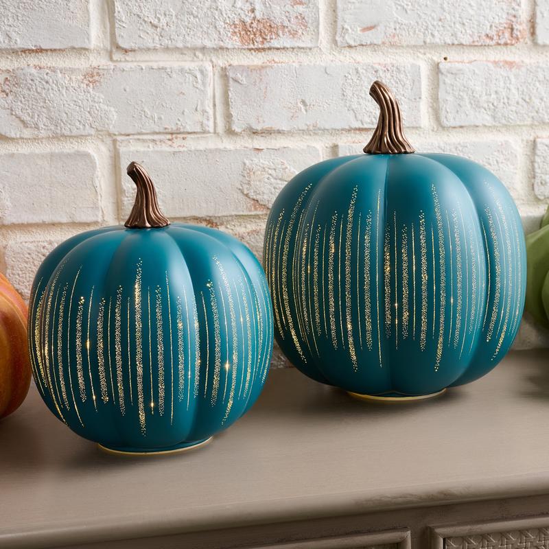 Set of 2 Illuminated Etched Glass Pumpkins with Twinkling Internal Lights for Autumn Decor
