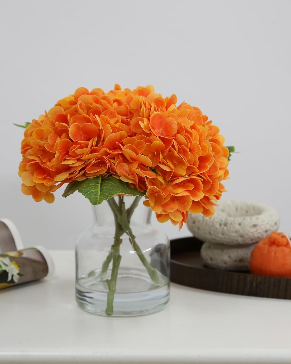 Real Touch Artificial Flowers Whith White Hydrangea in Vase for Home Decoration, Fake Flowers Centerpieces for Tables, Lifelike Fake Hydrangea in Vase for Bathroom, Office and Water Bar