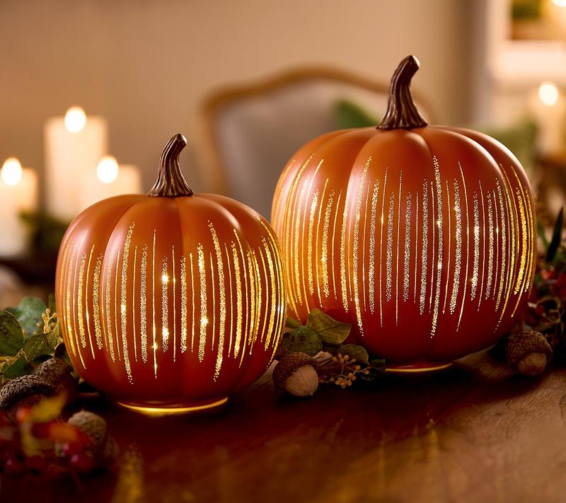 Set of 2 Illuminated Etched Glass Pumpkins with Twinkling Internal Lights for Autumn Decor