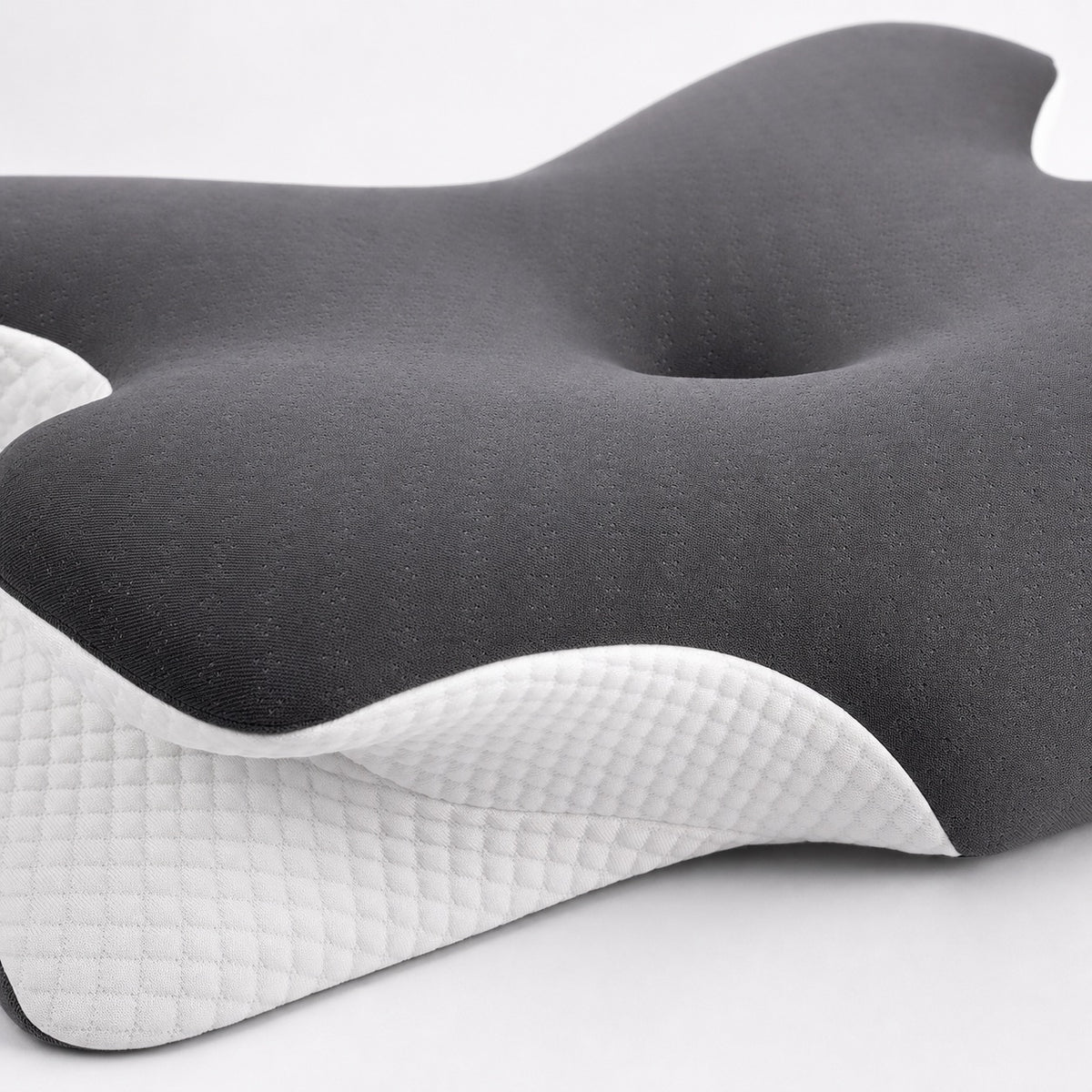 Removable breathable pillow cover detail